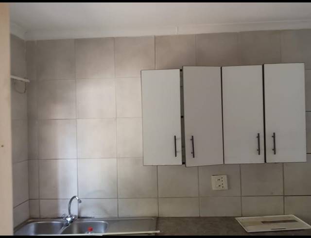 1 BEDROOM PROPERTY TO RENT IN MAYBERRY PARK